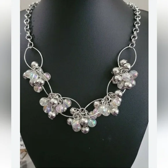 Effervescent Ensemble Glassy  IRIDESCENT Necklace Set - Picture 5 of 6